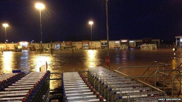 Flooding at Queen's Drive Retail Park