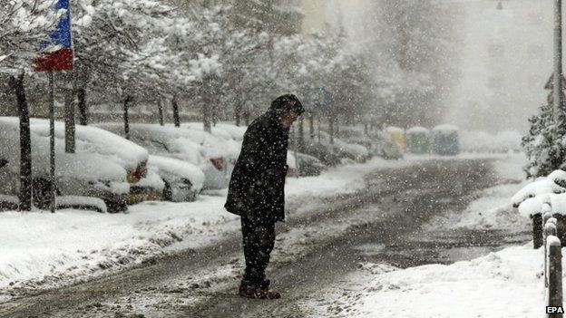 Heavy snow hits croatia