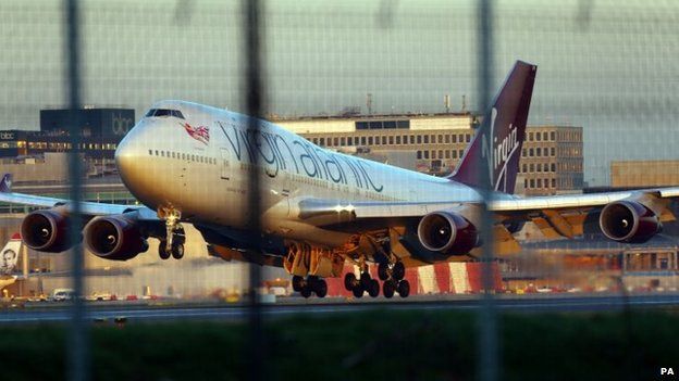 Virgin Atlantic 747 landing at Gatwick