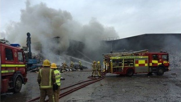 Crews tackle fire at North Lanarkshire recycling site - BBC News