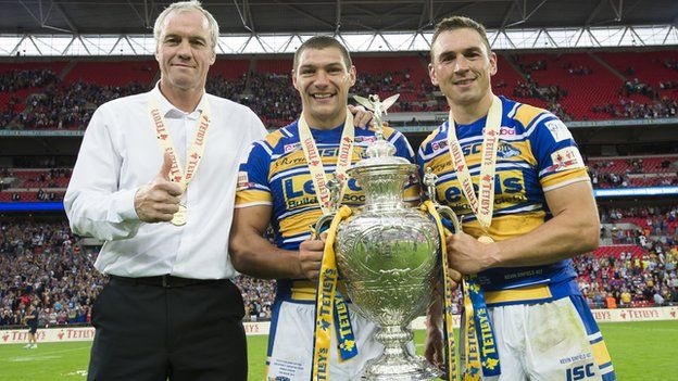 Brian McDermott, Ryan Hall & Kevin Sinfield hold the Challenge Cup