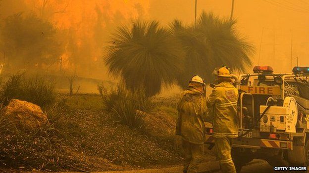 Firefighters tackling bushfire in Western Australia