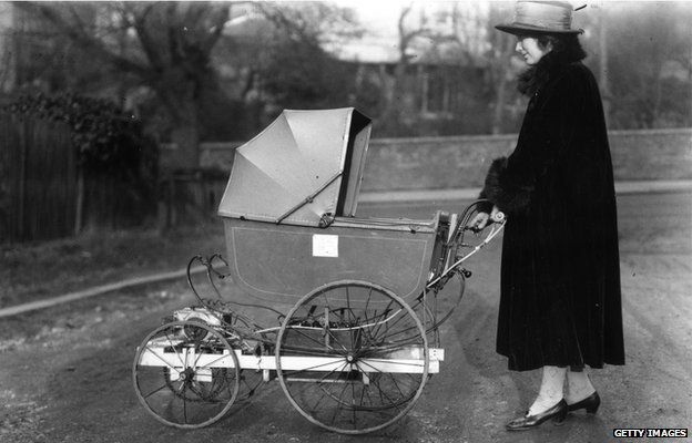 Electrically-powered pram