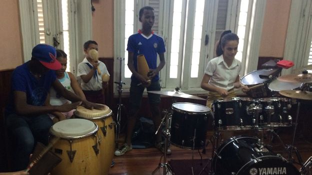 Children practise in La Colmenita in January 2015