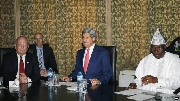 US Ambassador to Nigeria James Entwistle (left), US Secretary of State John Kerry (centre) sit beside Nigerian President Goodluck Jonathan at the State House in Lagos