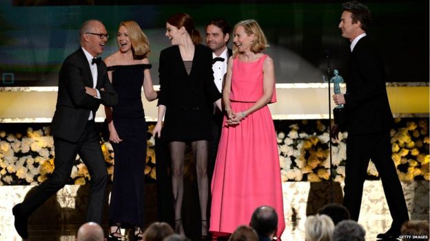 In pictures: SAG Award winners - BBC News