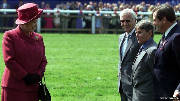 The Queen with Lester Piggott, Willie Carson and Jimmey Linley at Newmarket in 2000
