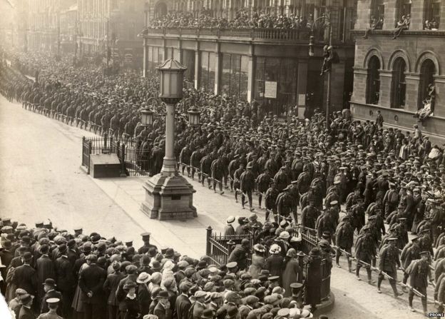 Ireland's Great War: Photos of Belfast soldiers marching to battle ...