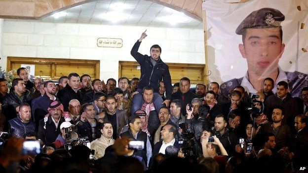 Supporters and family members of Jordanian pilot Moaz al-Kasasbeh express their anger at news of his killing in Amman - 3 February 2015