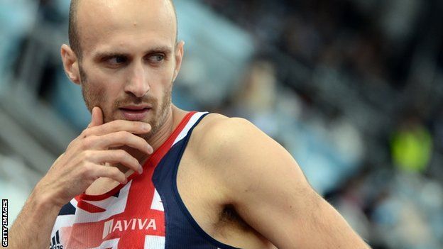 Gareth Warburton yn dyfalu pryd gaiff e ail-afael o ddifri yn ei yrfa fel athletwr