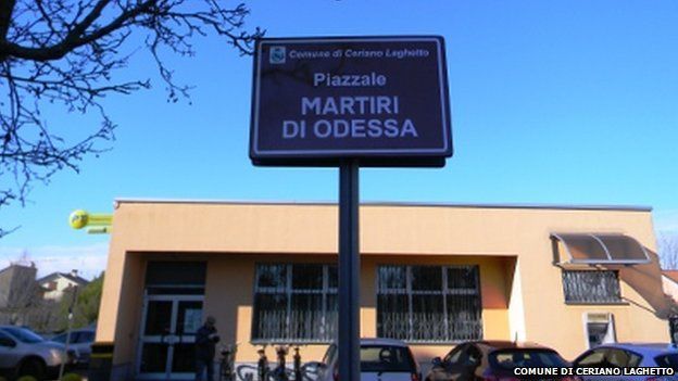 The signpost for the piazza
