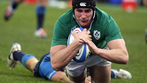 Tommy O'Donnell scores Ireland try