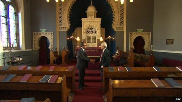 Jani Rashid shakes hands with Rudi Leavor