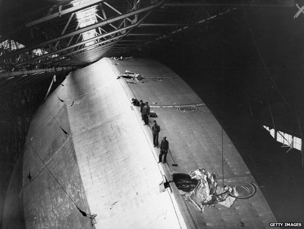 Fitters and crew on top of the airship R100, during construction at Howden, Yorkshire