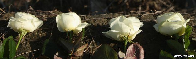 White roses laid in Dresden 13 February 2015
