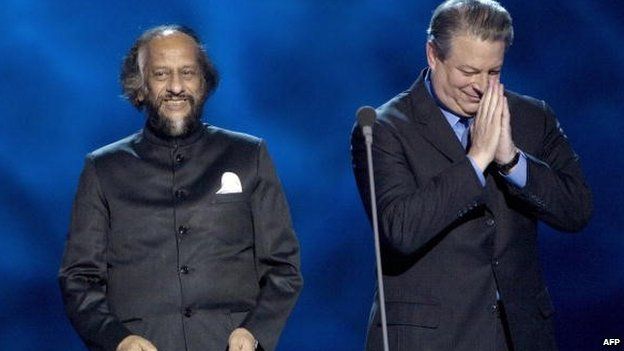 Nobel Peace Prize winners Rajendra Pachauri and Al Gore at award ceremony on 11 December 2007