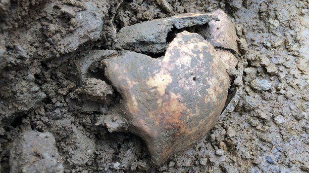 Skull thought to be that of Bodica's found near the Roman tombstone (speculation only as tests have not yet been carried out)