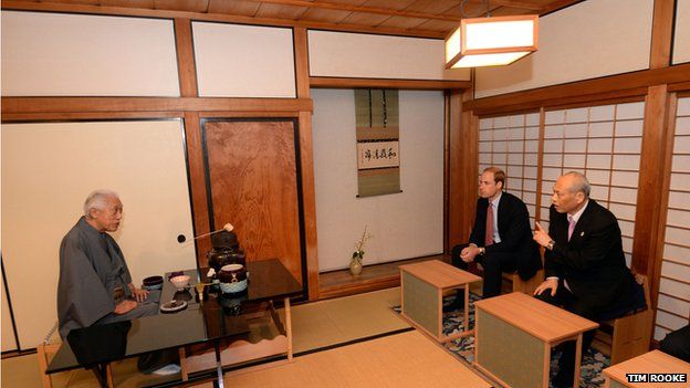 Prince William, Genshitsu Sen and Governor Yoichi Masuzoe at the Nakajima tea house, Tokyo