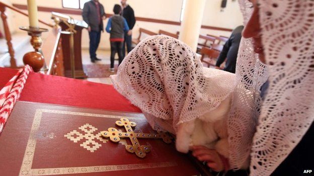 Assyrian woman and her daughter at a church in Jdeideh, a district of Beirut (26 February 2015)