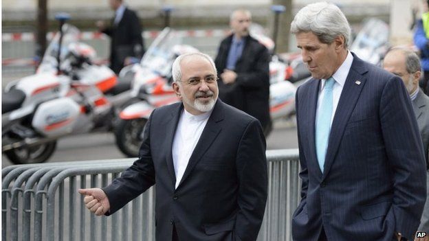Mohammad Javad Zarif (left) and John Kerry in Geneva (14/01/15)