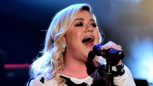 Kelly Clarkson On Taylor Swift Being A Pop Star Mum And Jane Austens Ring Bbc News 3134