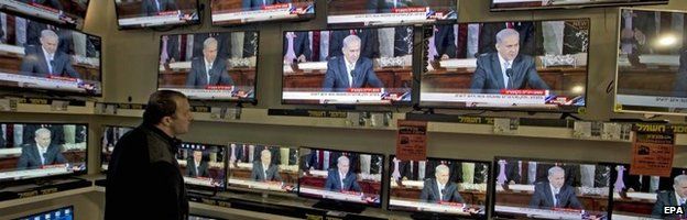 TV broadcast of Mr Netanyahu's speech at an electronics store in Jerusalem, Israel