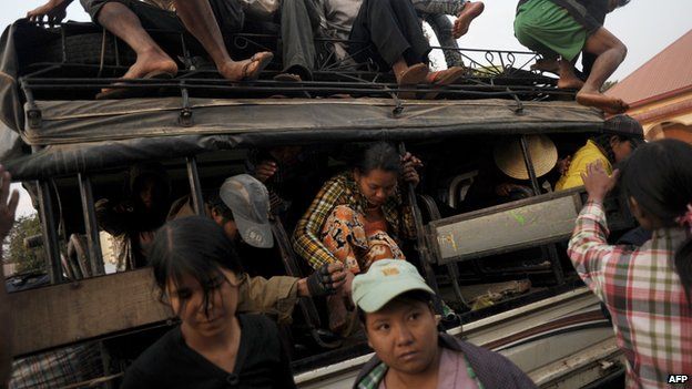 Residents fleeing Kokang fighting