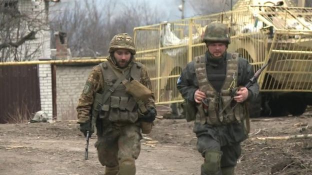 Ukraine Prospects For Peace People On The Edge Of War Bbc News