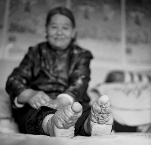 Big Lives Small Feet Photographing China s Bound Women BBC News