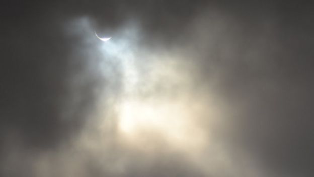 Scotland watches the partial solar eclipse - BBC News