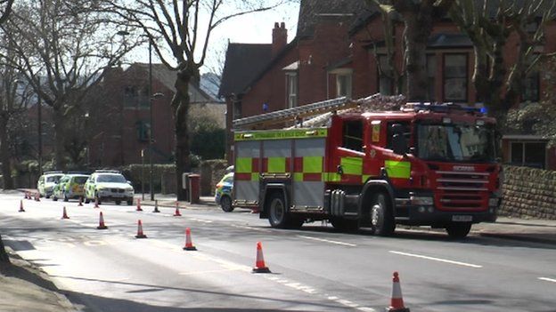 Murder arrest after man dies in Nottingham house fire - BBC News