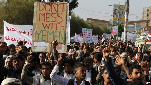 Houthi supporters warn Saudi Arabia not to intervene in Yemen at a protest in Sanaa (13 March 2015)