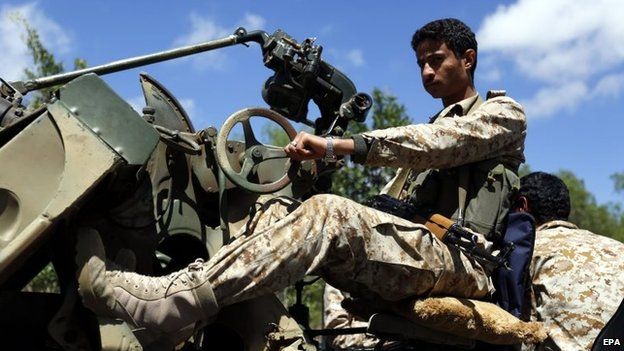 A Houthi fighter mans a machine gun in Sanaa, Yemen (24 March 2015)