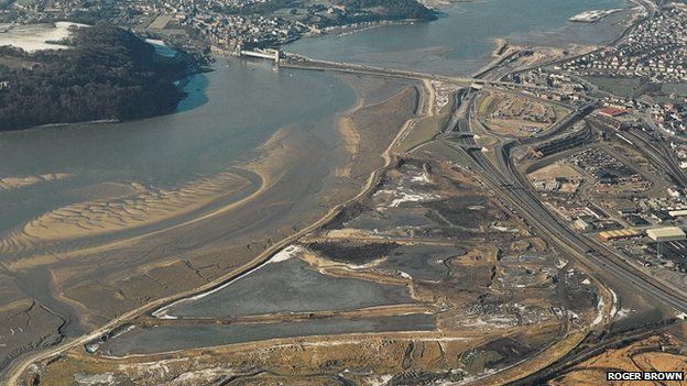 Yr olygfa o'r awyr yn 1991