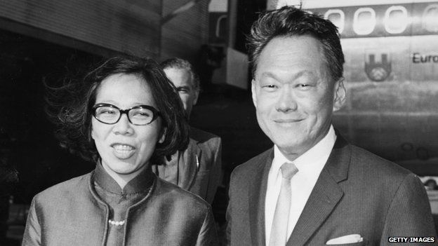 Prime Minister of Singapore Lee Kuan Yew and his wife, arriving at London Airport (October 2nd 1970)