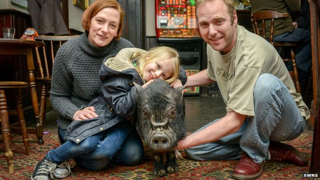 Vicky and Ian Taylor-Ross with Frances Bacon