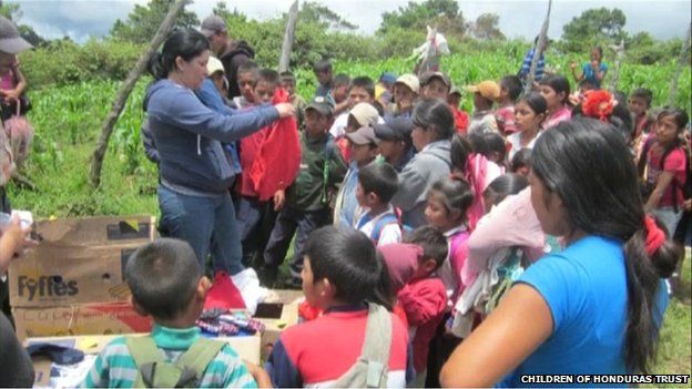 Derbyshire Honduras charity sends last ever shipment - BBC News