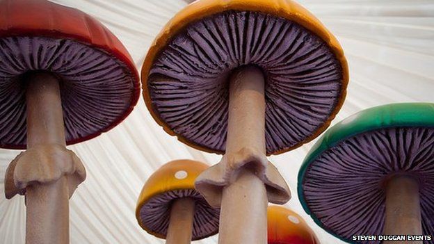 Giant mushroom props
