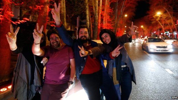 Iranians celebrate on a street in Tehran, Iran, (2 April 2015)