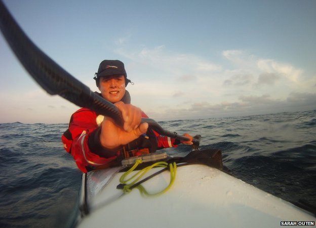 Adventurer Sarah Outen prepares to cross Atlantic in rowing boat - BBC News