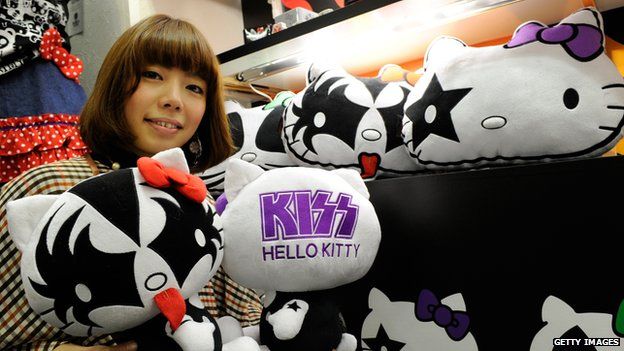 Kiss Hello Kitty dolls on sale in Japan