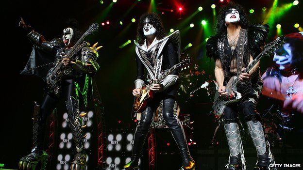 Kiss live on stage