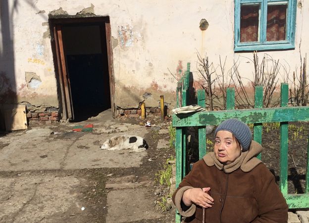 Woman in poor area of Oryol
