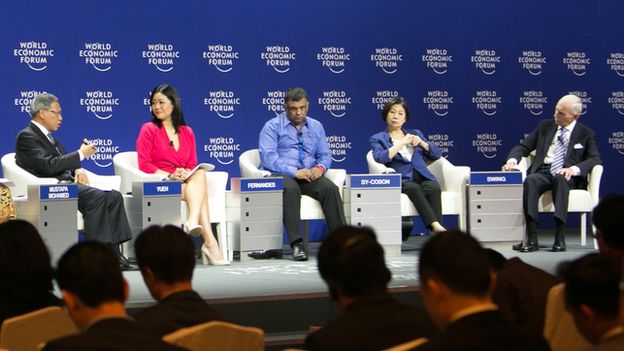 Panel at 2015 World Economic Forum, Linda Yueh talking to Mustapa Mohamed