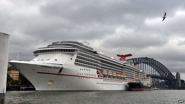 Carnival Spirit arrives in Sydney harbour on 22 April 2015