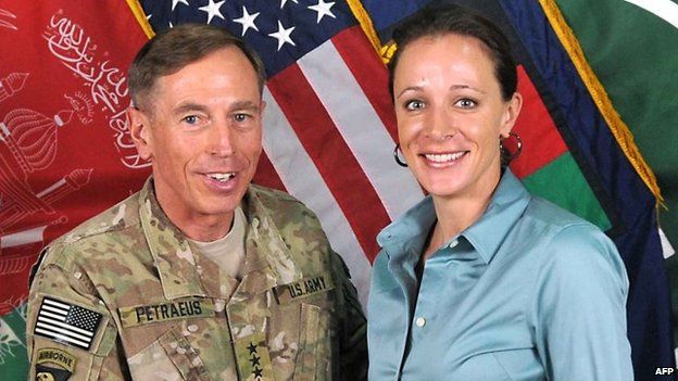   David Petraeus con hermoso, Esposa Holly Knowlton 