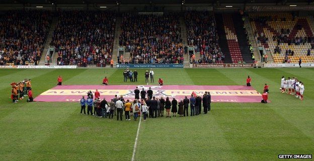Minute's silence at Bradford v Barnsley
