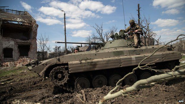Ukraine government troops in Peski, 23 Apr 15