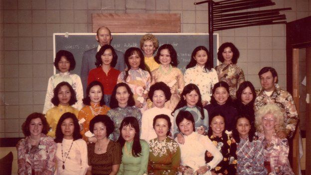 Tippi Hedren poses with a class of Vietnamese women