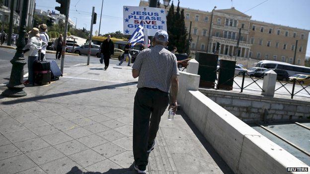 Greek outside parliament in Athens (4 May)